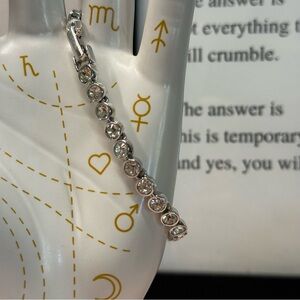 Elegant Swarovski Bezel Tennis Bracelet